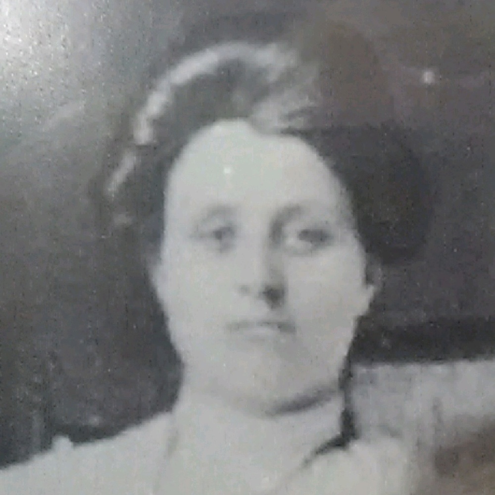 Meet your Posher, Lorraine